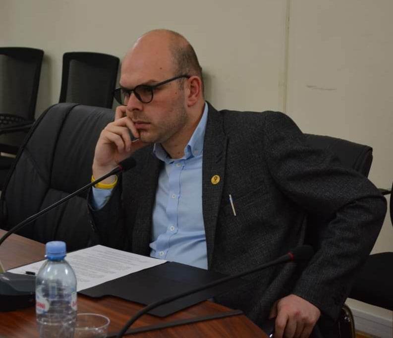 ,,ორპოლუსიან ბრძოლაში მმართველ პარტიას გამარჯვების მეტი შანსი აქვს”