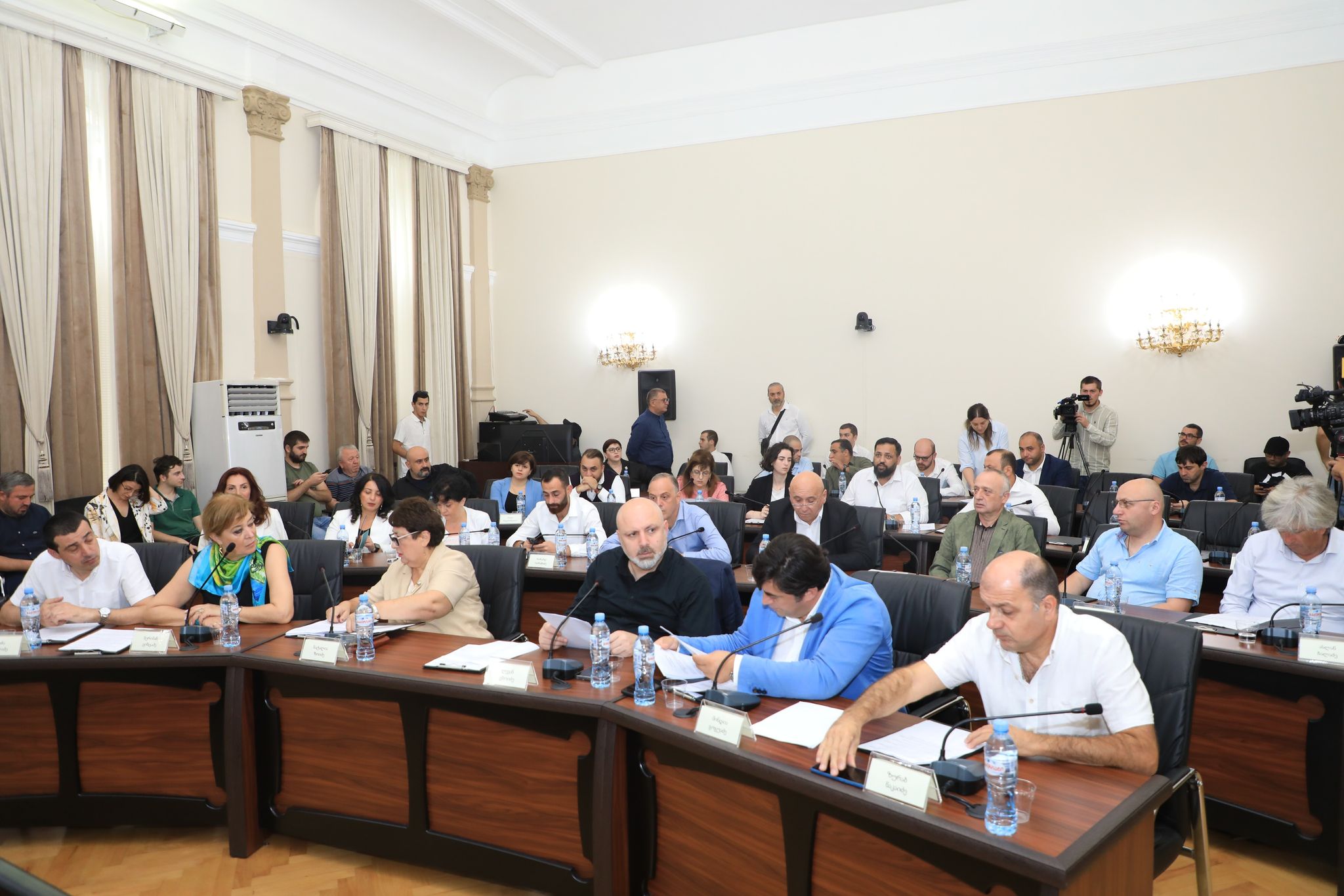 რა საკითხებზე გამახვილდა ყურადღება საკრებულოს მორიგ სხდომაზე?