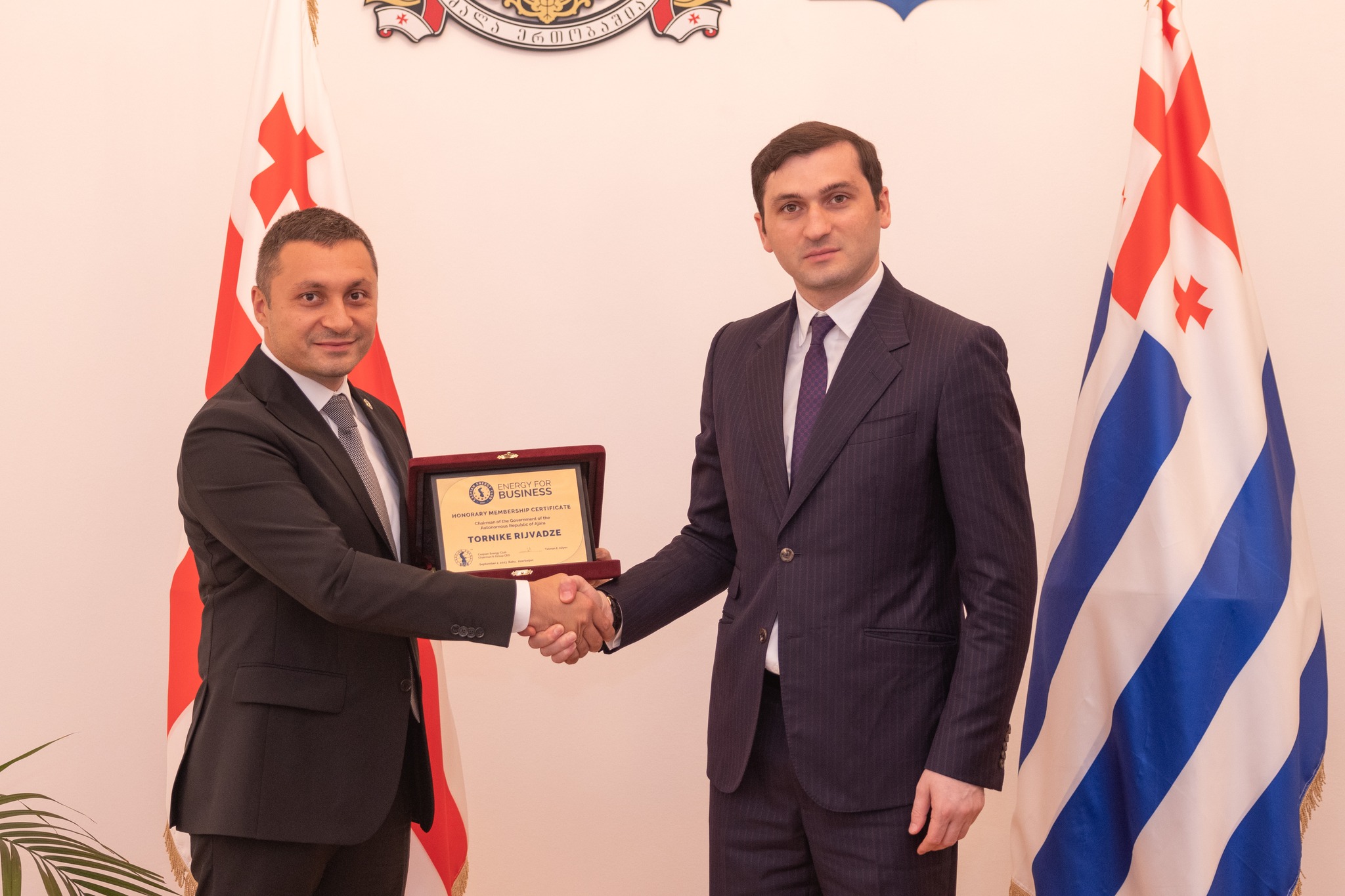 მთავრობის თავმჯდომარე კასპიის ენერგეტიკის კლუბის ხელმძღვანელებს შეხვდა