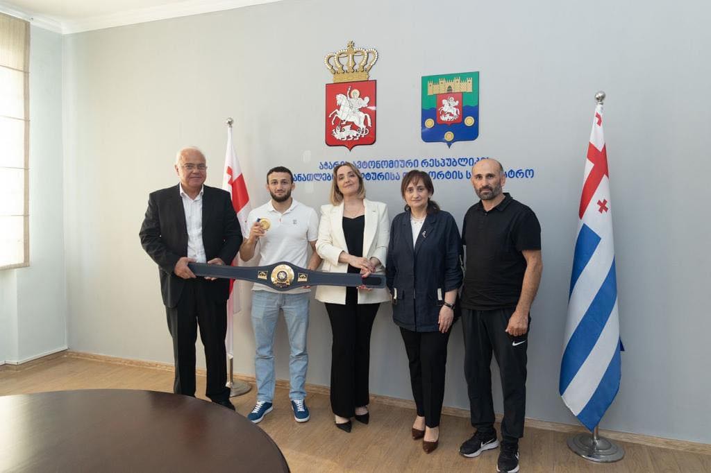შეხვედრა მსოფლიო ჩემპიონთან