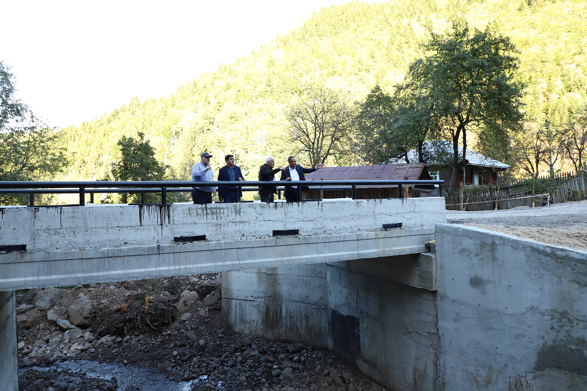 სამი ახალი ხიდის მშენებლობა დასრულდა