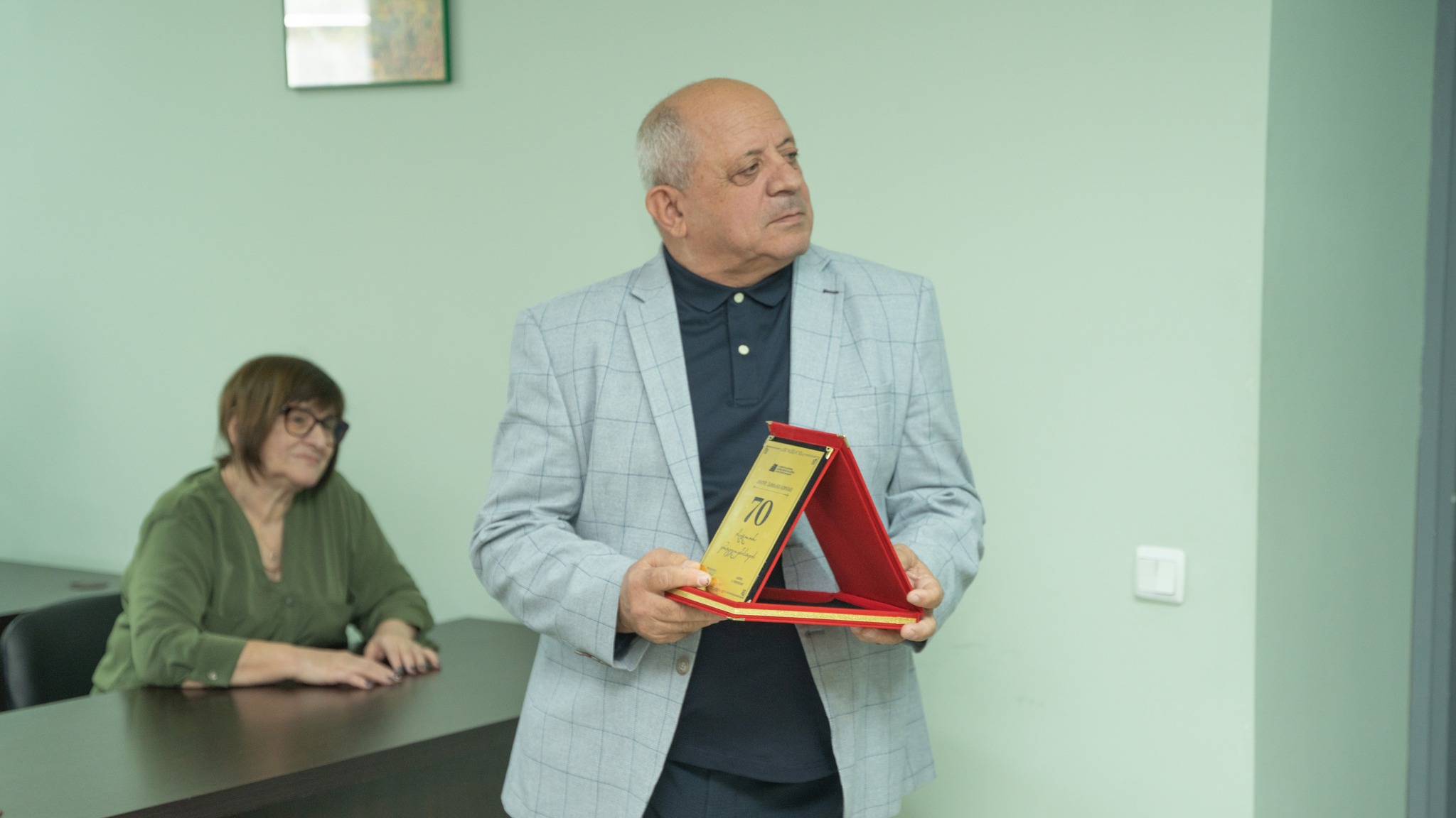 ღვაწლმოსილი ექიმი ვახტანგ ბერიძე დააჯილდოვეს
