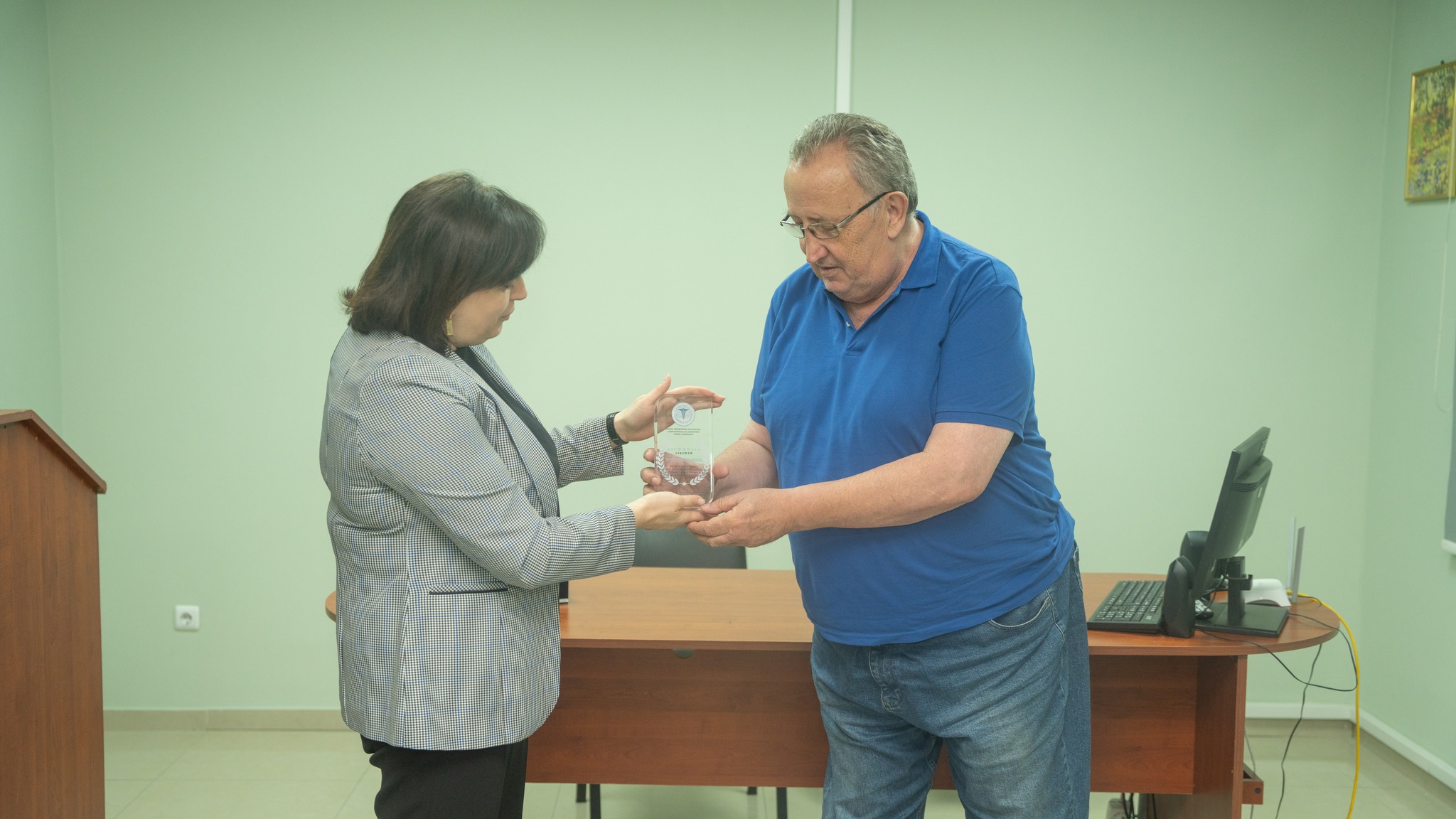ღვაწლმოსილი ექიმი მურმან შერვაშიძე დააჯილდოვეს