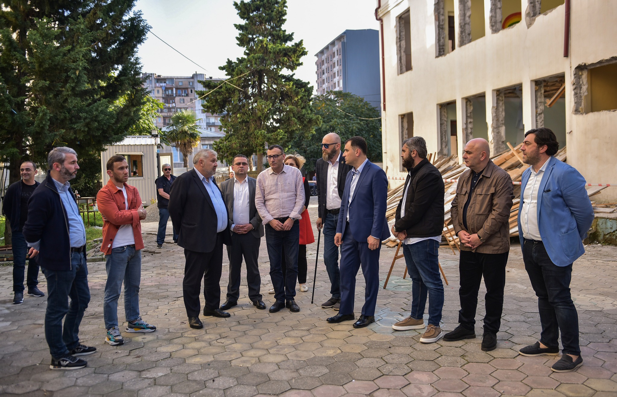 ძველი ბაღი ახლით ჩანაცვლდება