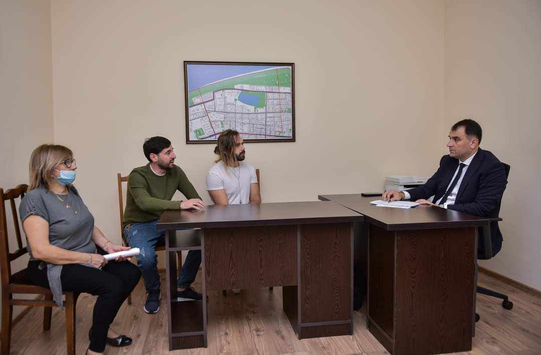 არჩილ ჩიქოვანი მოსახლეობას შეხვდა