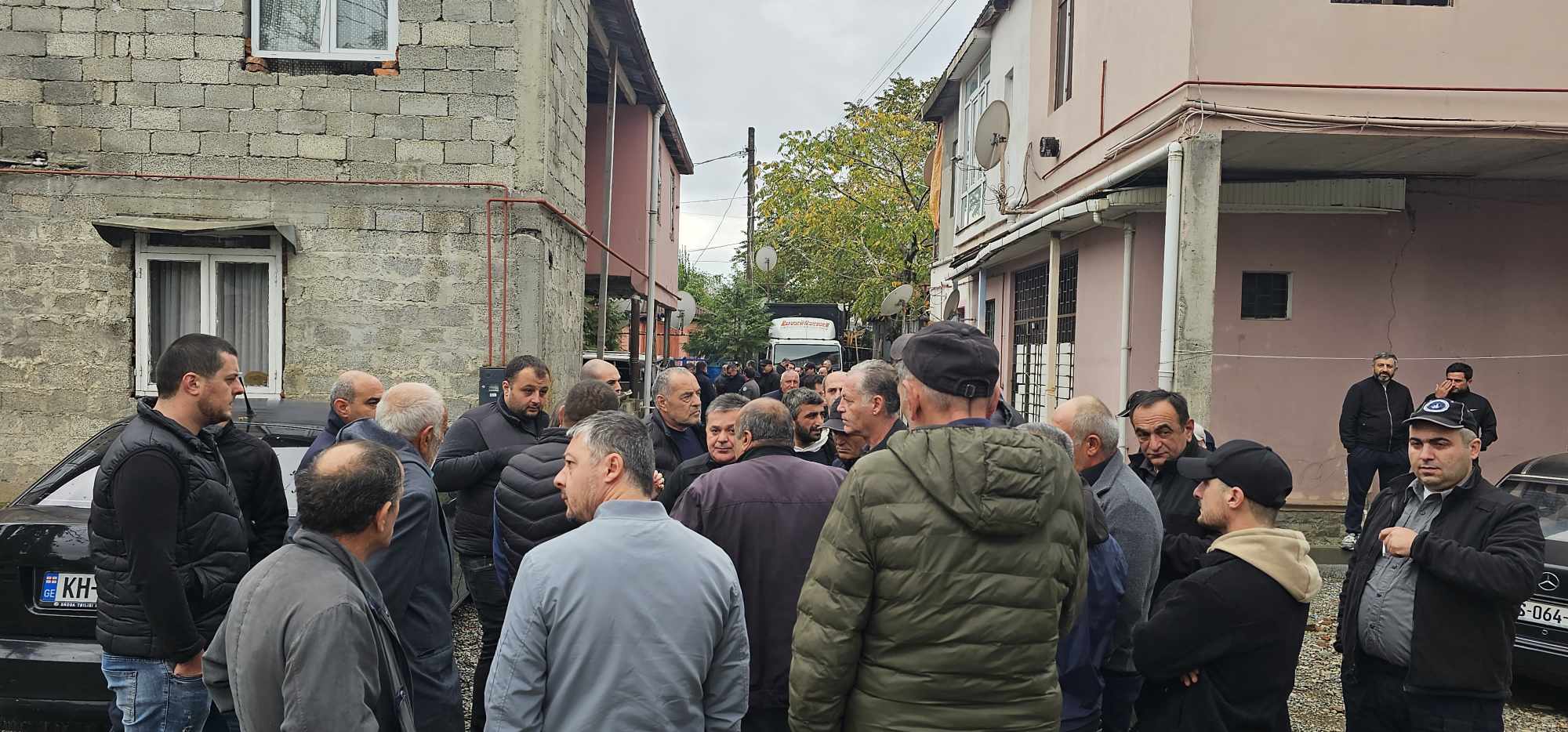 ჩაქვში კიდევ ერთი ოჯახი გამოასახლეს