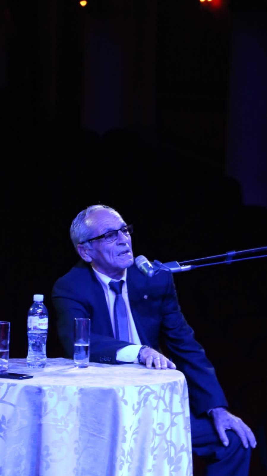 სალონურ საღამოს გამოჩენილი მოჭიდავე სტუმრობდა