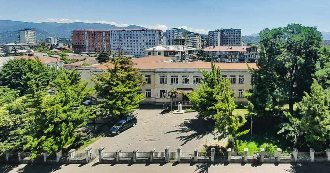 მე-4 საჯარო სკოლის შენობის დანგრევის შესახებ გავრცელებული ინფორმაცია სიმართლეს არ შეესაბამება