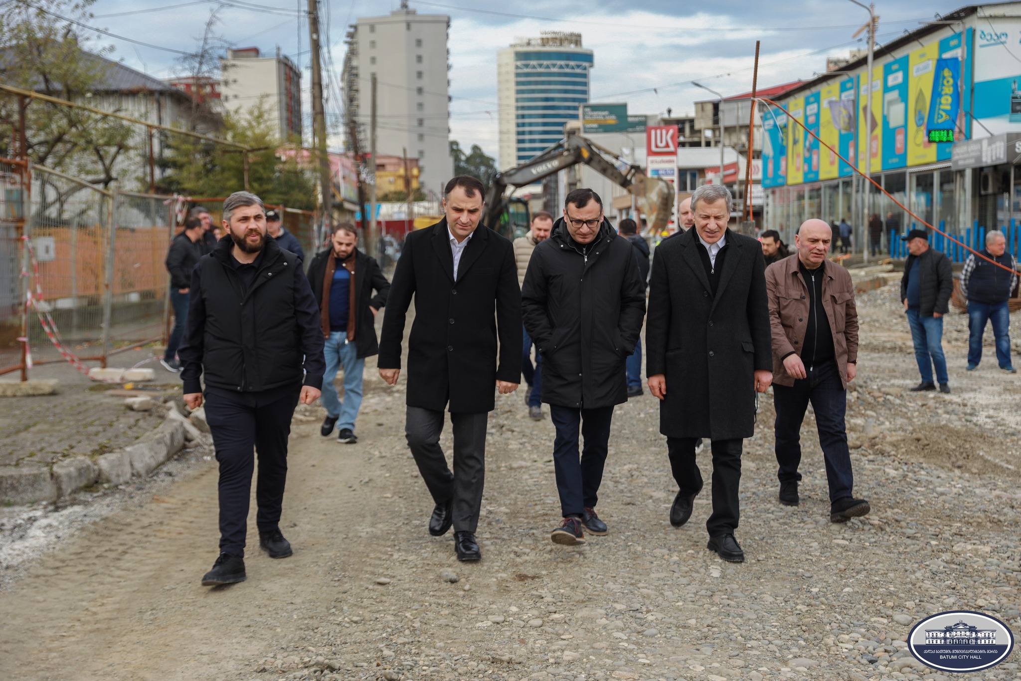 ქუჩის რეაბილიტაცია მიმდინარეობს