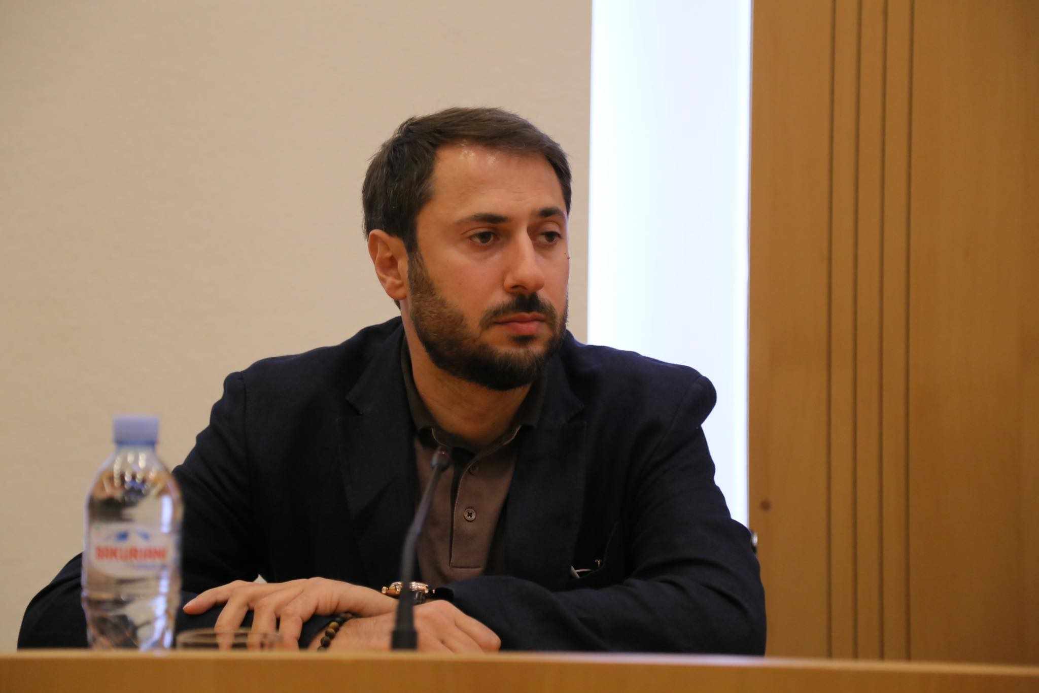 გამოწვევების პირისპირ