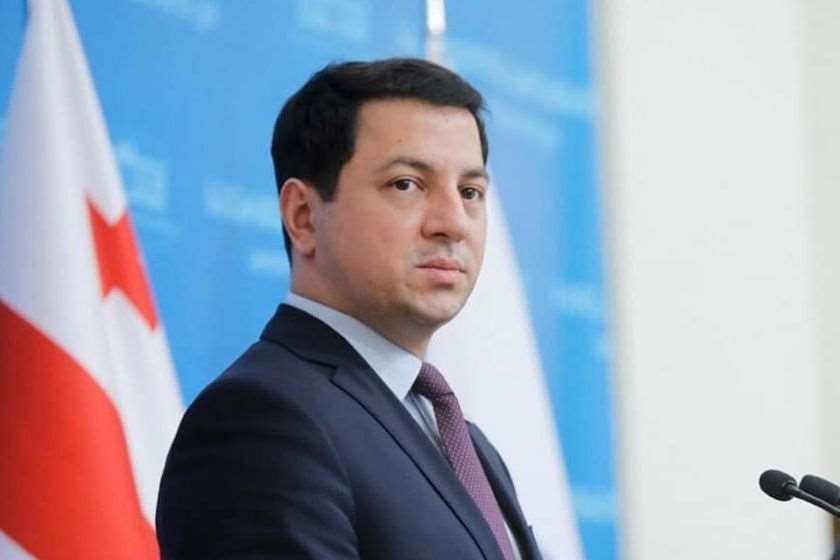 “ვადასტურებ, რომ სწორედ ირაკლი კობახიძის კანდიდატურა განიხილება პრემიერ-მინისტრის თანამდებობაზე”