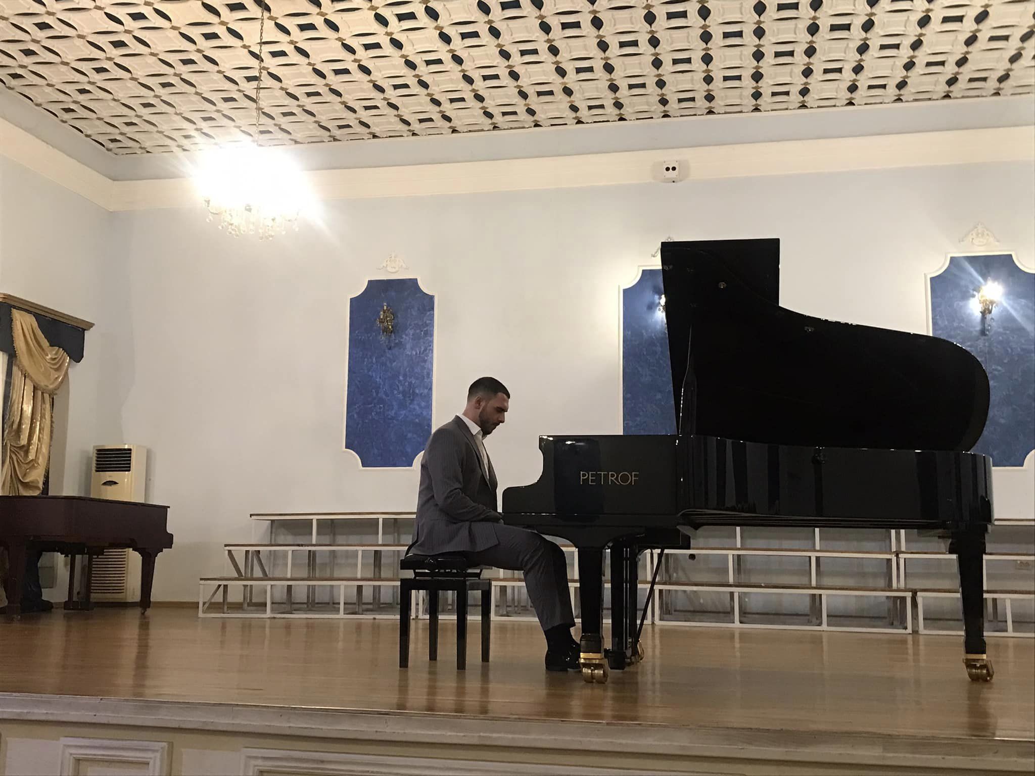 საბა მიქელაძემ ბათუმელ მსმენელს ზეიმი მოუწყო