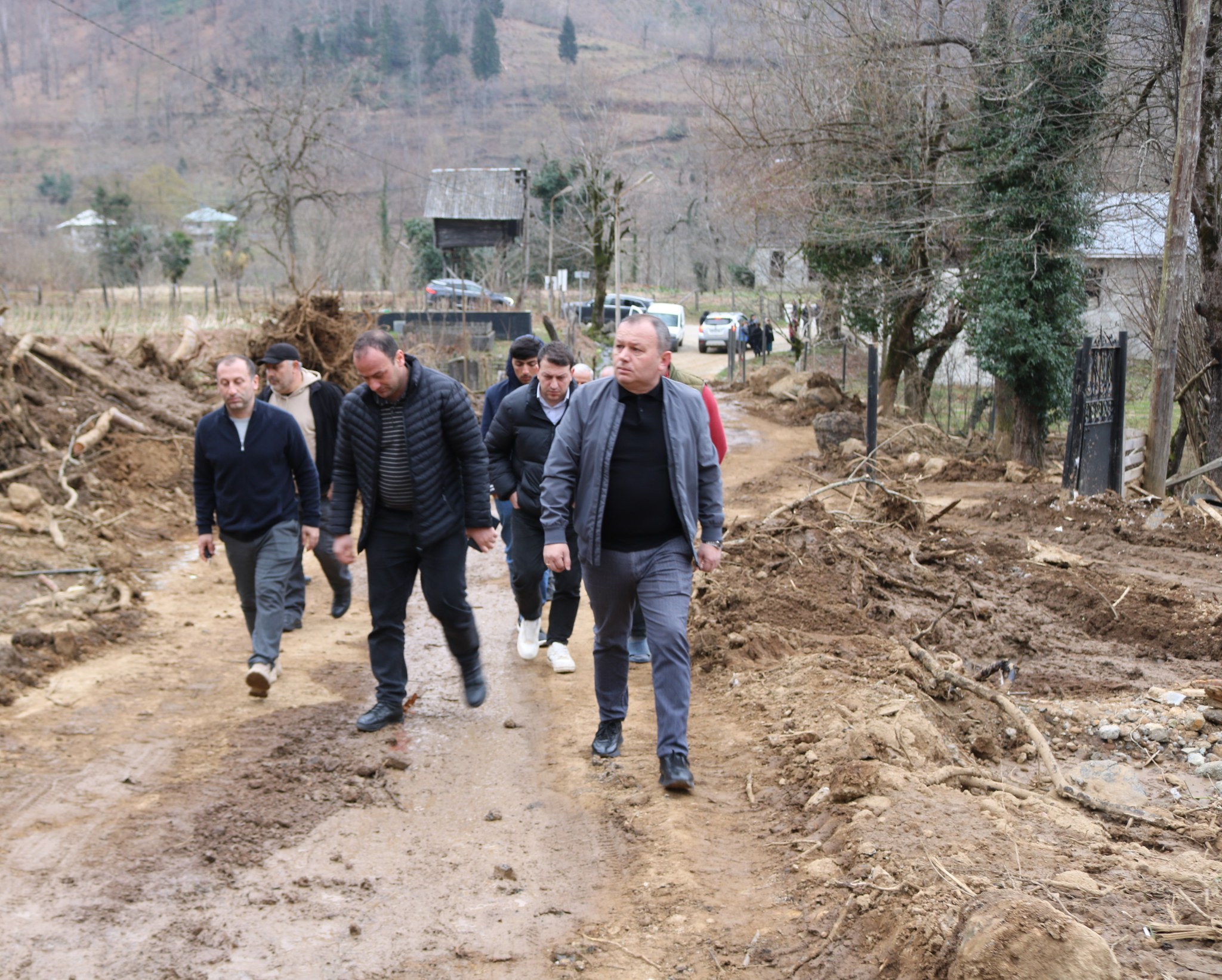 ოჯახების შესწავლა და მოსახლეობასთან შეხვედრები გრძელდება