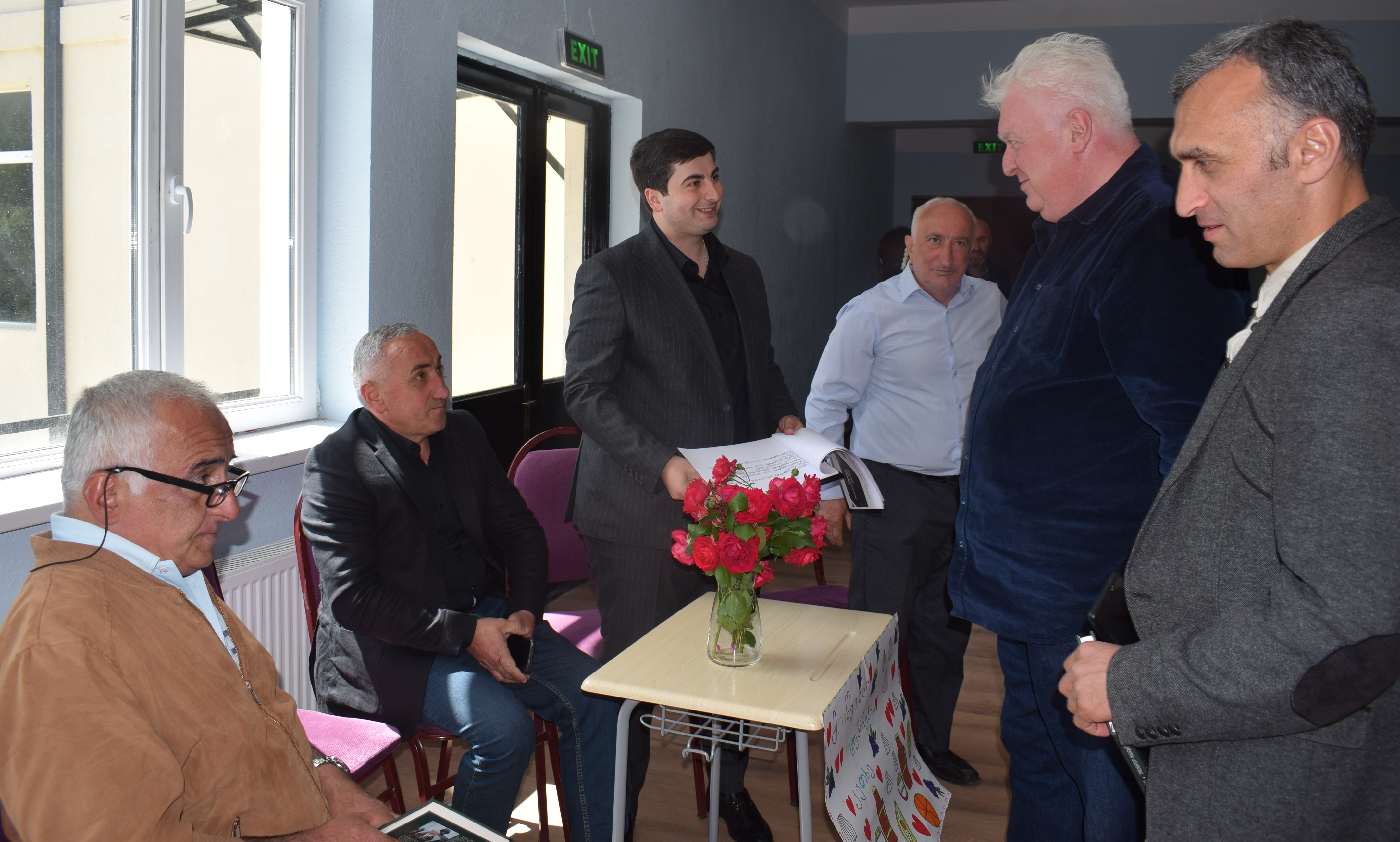 ქუთაისელი პოეტი, ექიმი – სტუმრად ახალდაბის სკოლაში