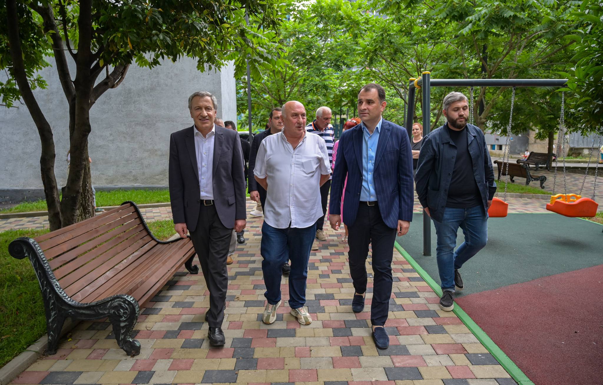სკვერის მშენებლობა დასრულდა