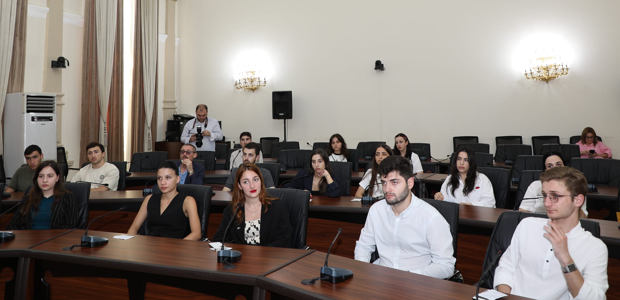 საკრებულოს წევრები სტუდენტური პროექტის მონაწილეებს შეხვდნენ
