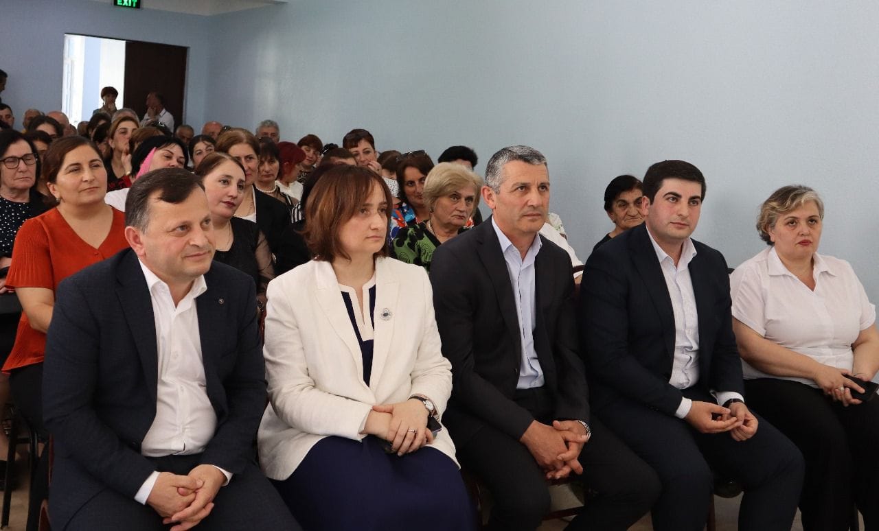 პრაქტიკა და მიდგომები – სასკოლო რეფორმის საპასუხოდ
