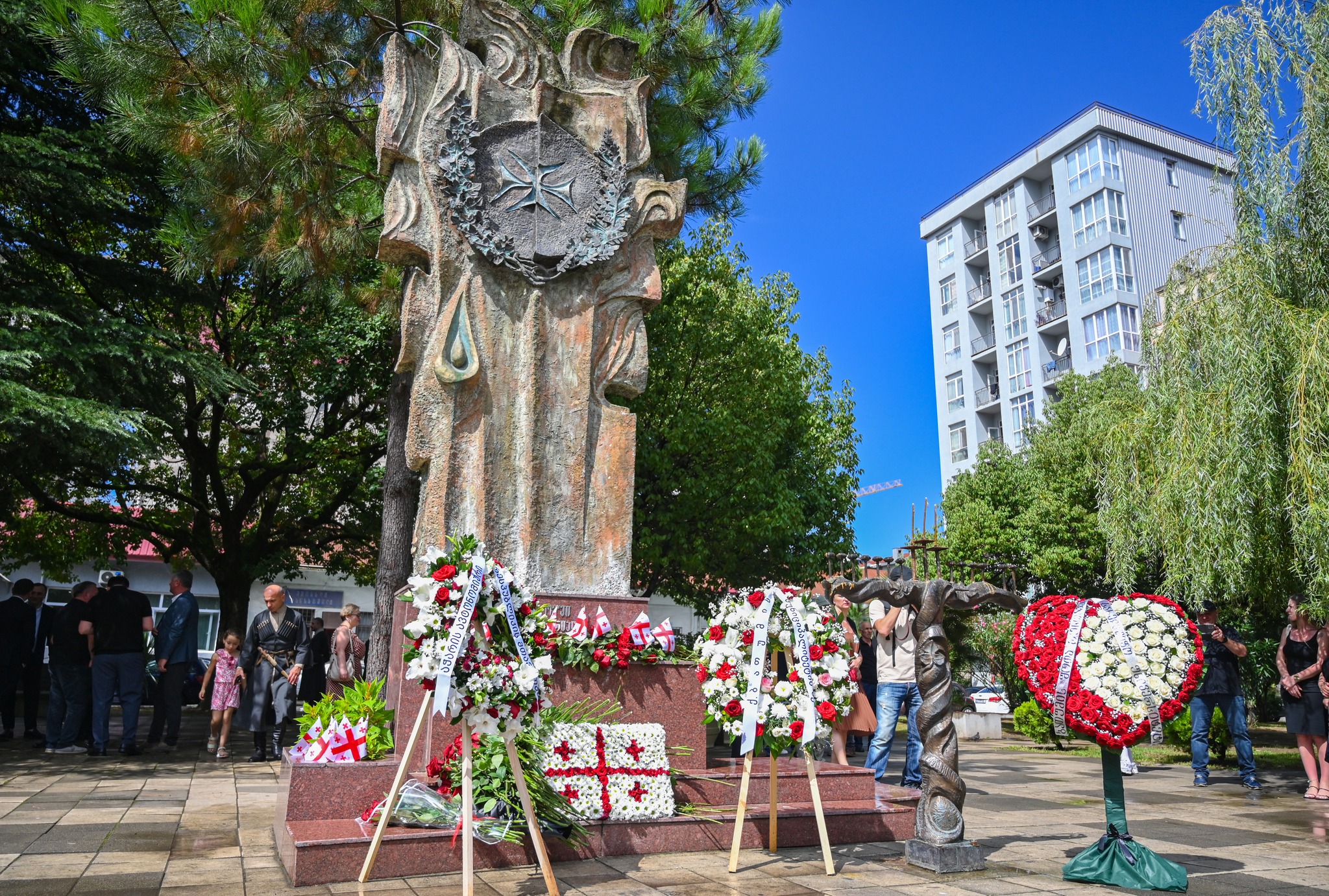 გმირებს პატივი მიაგეს