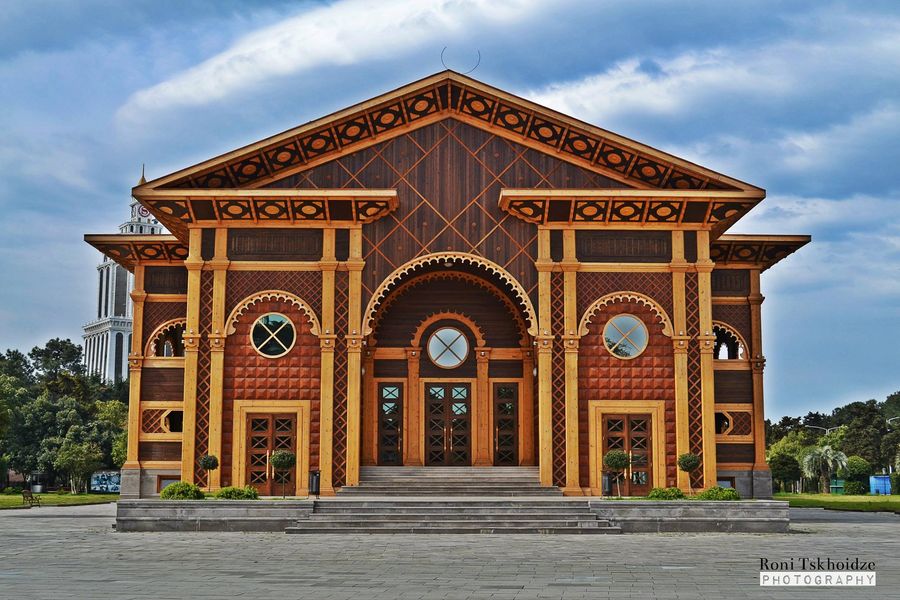 საზაფხულო თეატრი ბავშვობაში სამოგზაუროდ გვეპატიჟება