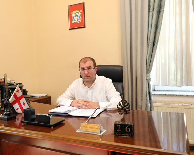 ირაკლი თავდგირიძე საკრებულოს თავმჯდომარის მოვალეობის შესრულებას შეუდგა