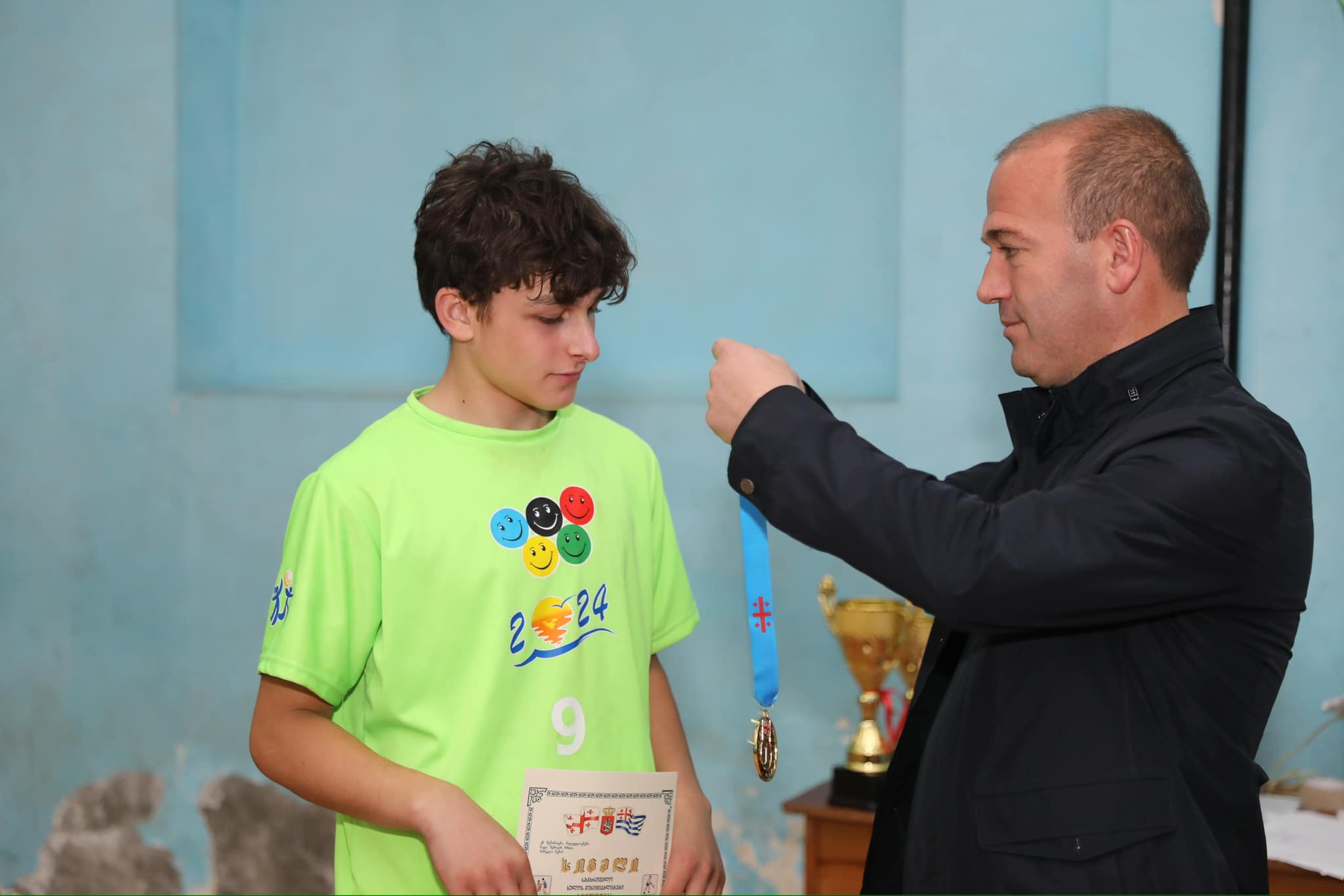 უჩხოელები პოზიციებს ინარჩუნებენ