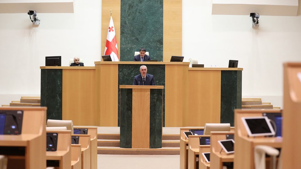 მანდატურებისა და საჯარო სკოლების ადმინისტრაციულ-ტექნიკური პერსონალის ხელფასები 10-პროცენტით იზრდება
