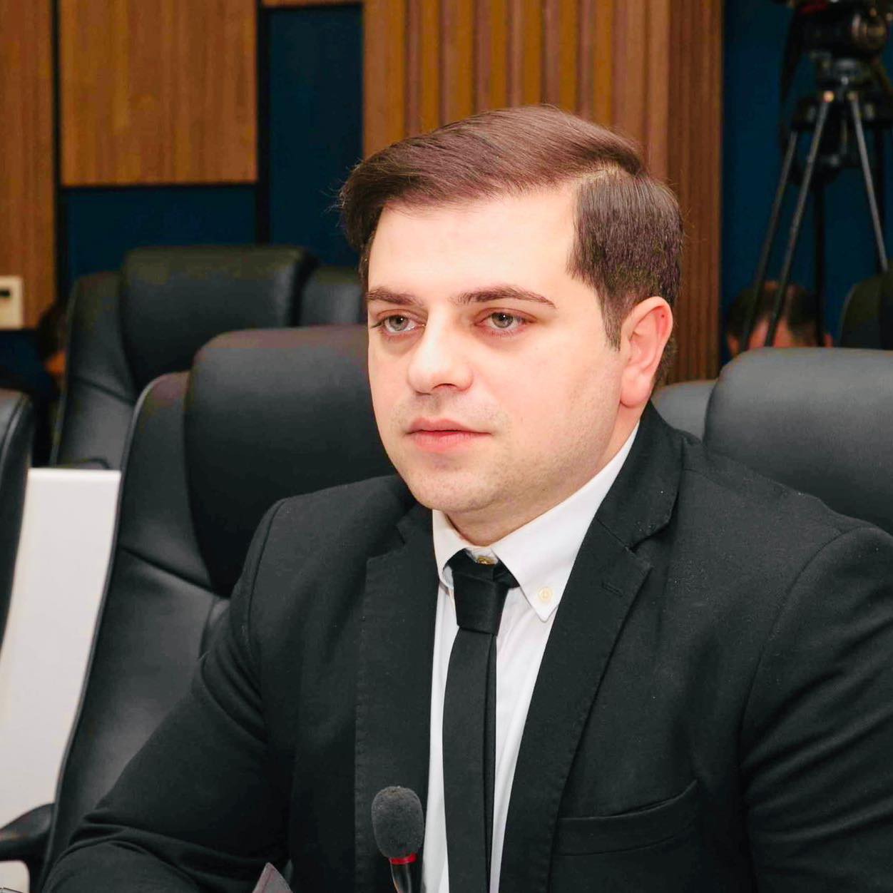 ცოტნე ანანიძე – მათ ინტერესშია აქციებზე ტემპერატურის აწევა