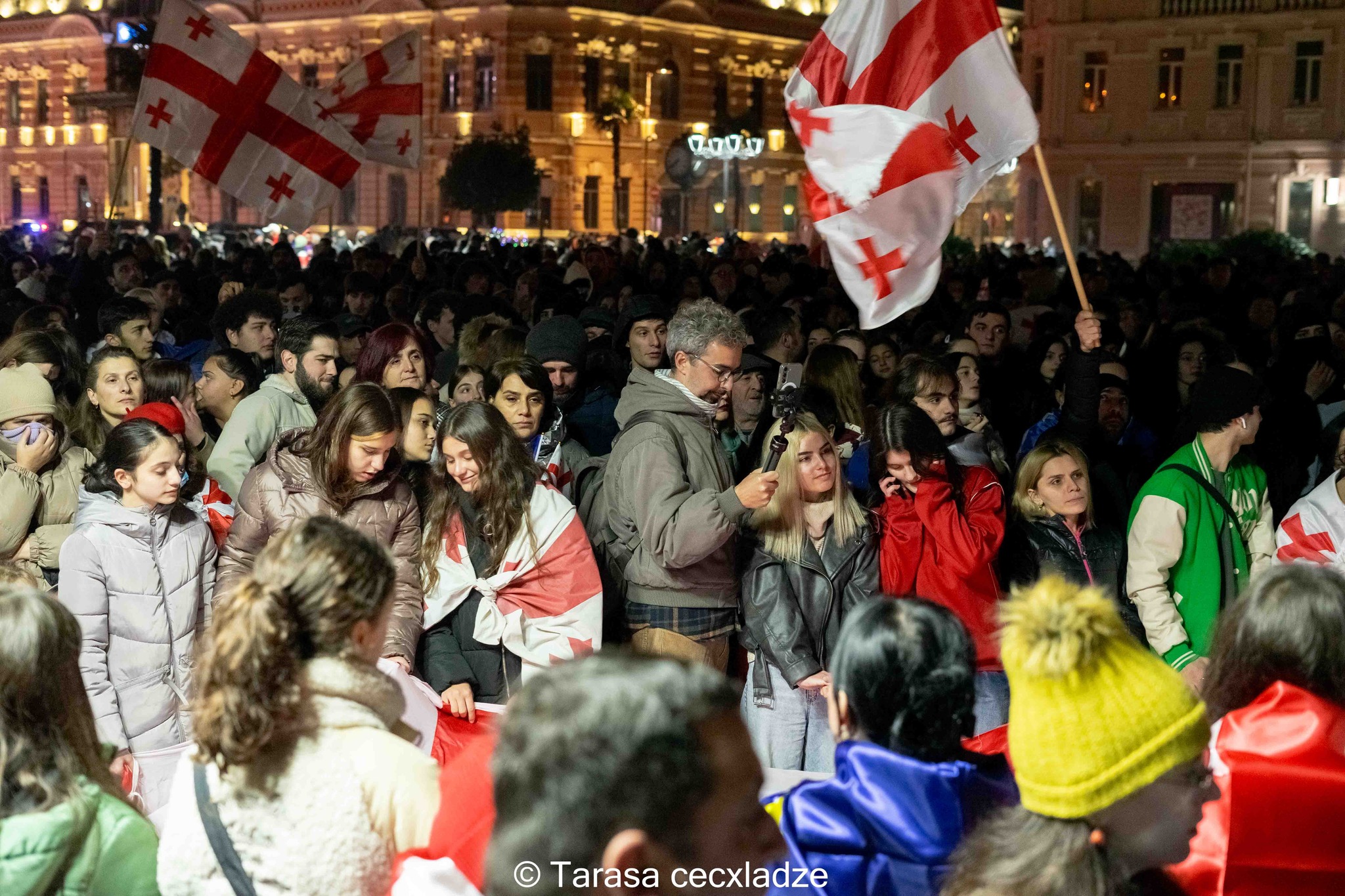 მმართველი გუნდის პოზიცია და ოპოზიციის პროტესტი