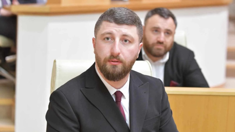 საჯარო მოხელეებისთვის ქართული ენის მოთხოვნის ვალდებულება არ გაუქმებულა