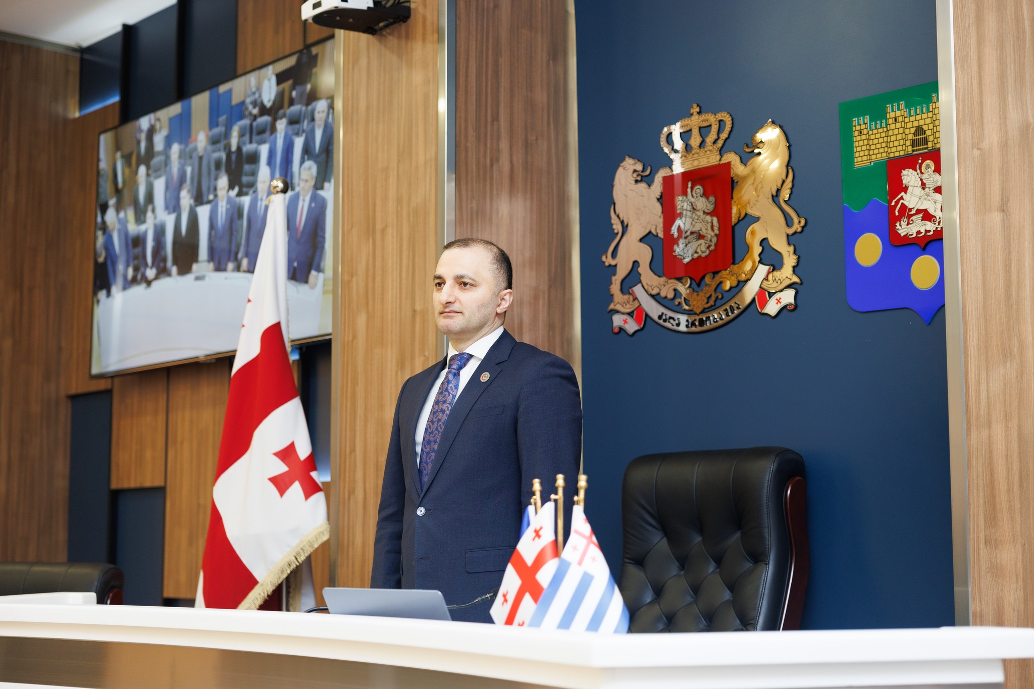 რიგგარეშე სხდომაზე ორი საკითხი განიხილეს