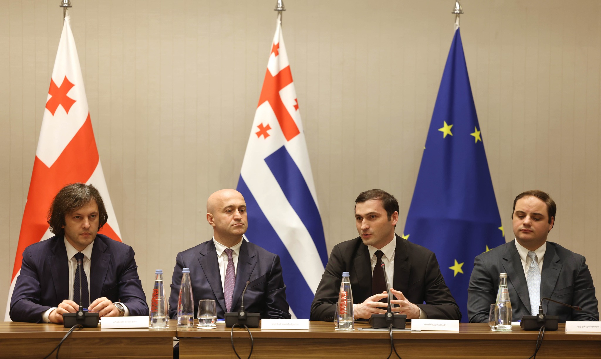 საკადრო ცვლილებები აღმასრულებელ ხელისუფლებაში და შეფასებები პოლიტიკურ სპექტრში
