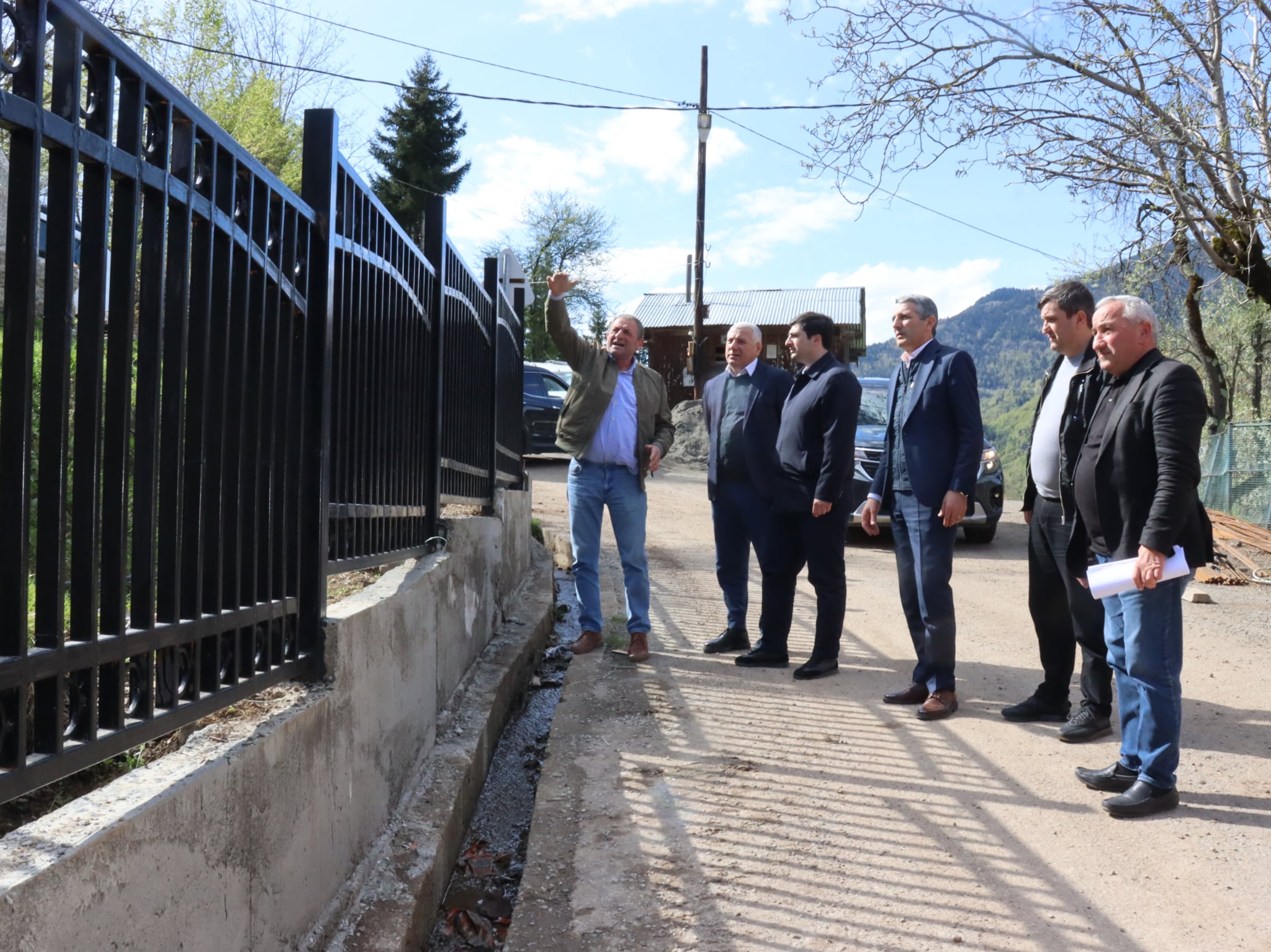 სოფლების ცენტრების კეთილმოწყობა გრძელდება