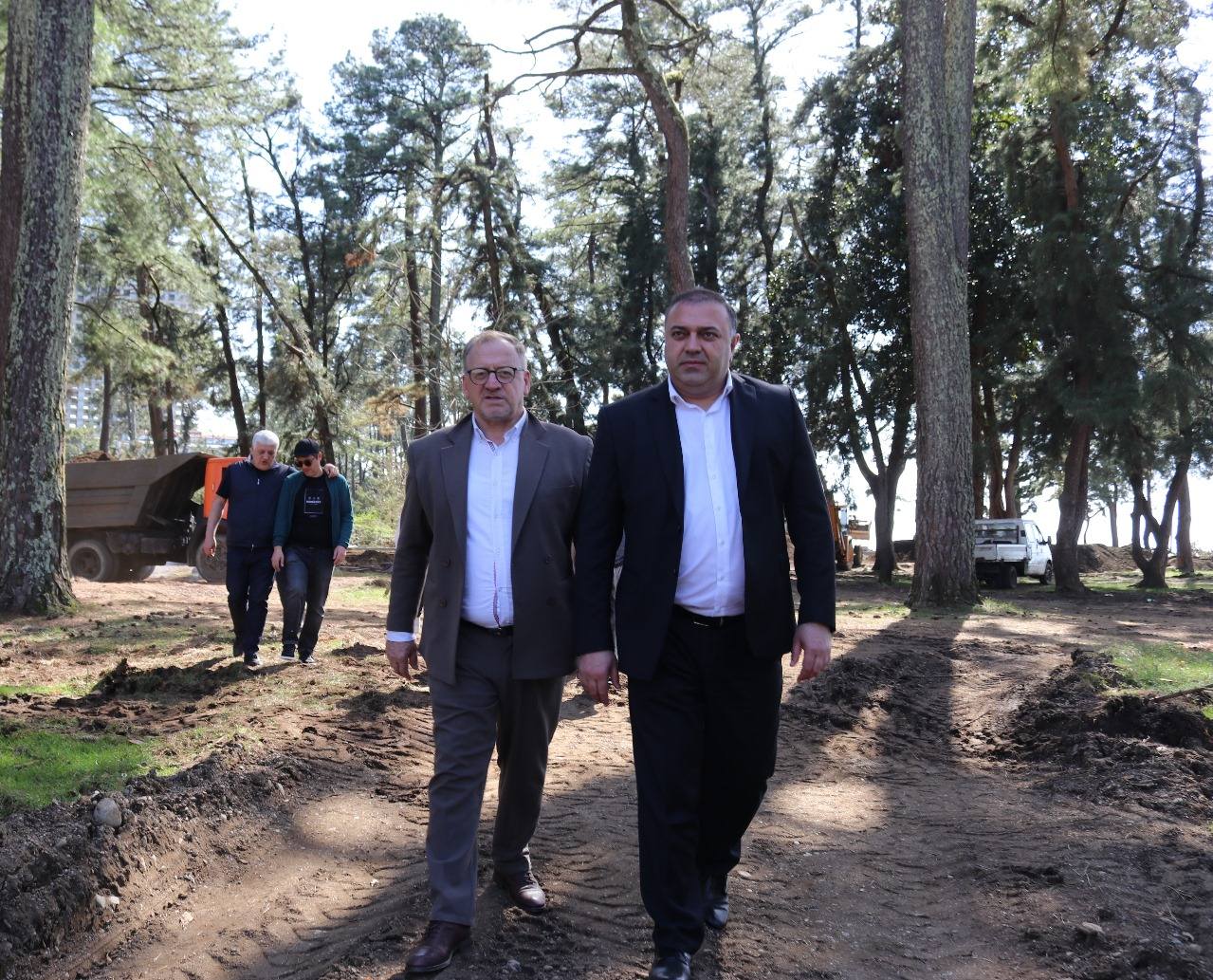 კიდევ ერთი რეაბილიტირებული სკვერი – ქობულეთში