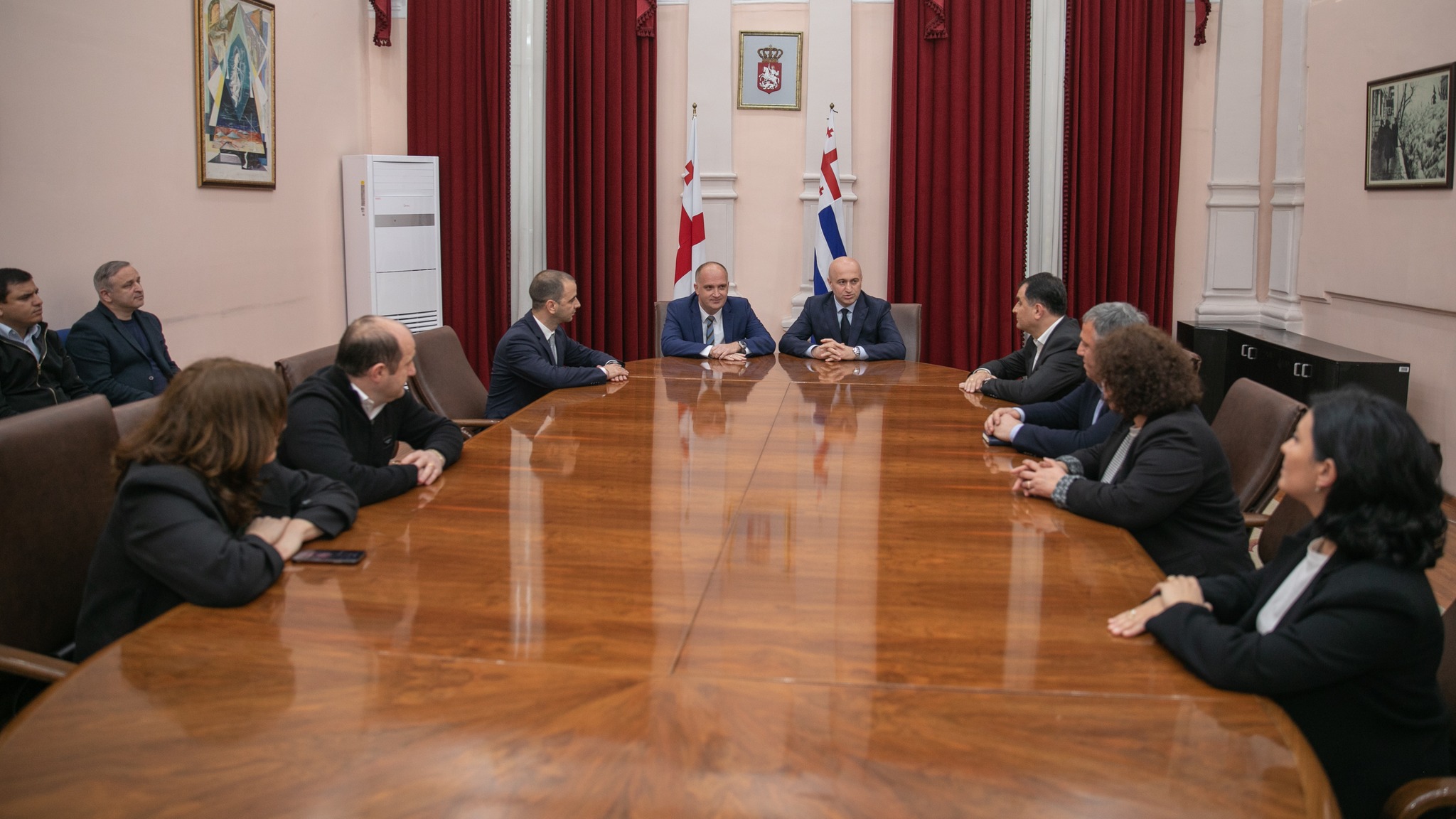 გიორგი მურვანიძე მერის მოვალეობის შემსრულებლის თანამდებობაზე ოფიციალურად წარადგინეს