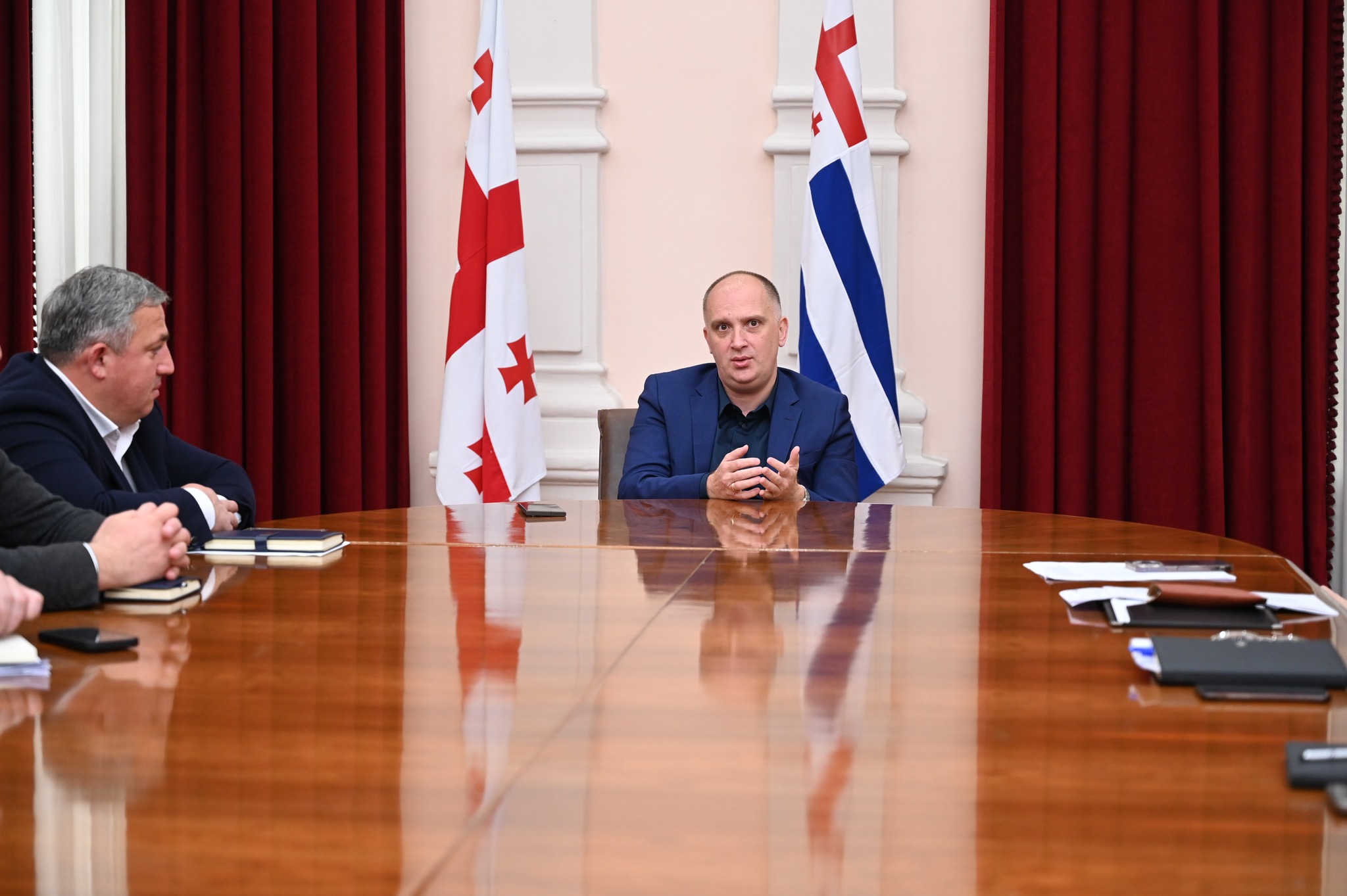 გაცნობითი შეხვედრა – საკრებულოსა და მერის წარმომადგენლებთან