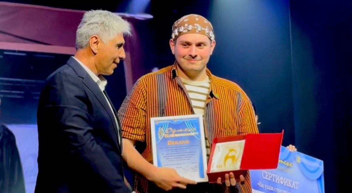 „ჩემთვის კოსტიუმი არა მხოლოდ ტანსაცმელი, არამედ ხასიათის გაგრძელებაა, ამბის ნაწილია“