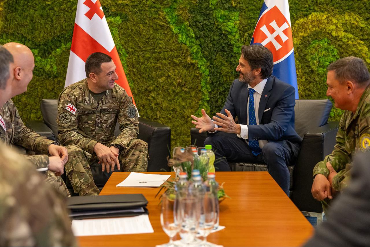 თავდაცვის ძალების მეთაური სამუშაო ვიზიტით სლოვაკეთში იმყოფება