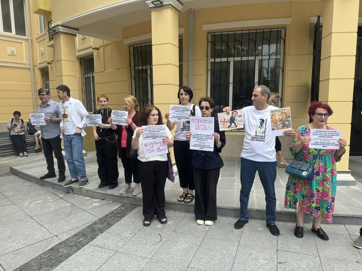 დღეს მზია ამაღლობელის სისხლის სამართლის საქმის არსებითი განხილვა გაიმართება
