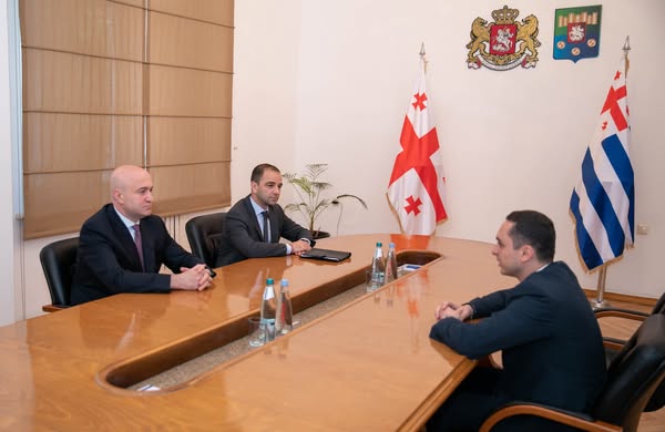 მთავრობის თავმჯდომარემ გიორგი ჯინჭარაძეს თანამდებობაზე დამტკიცება მიულოცა