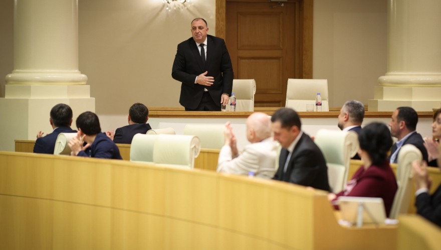 პარლამენტმა გენერალურ პროკურორად გიორგი გვარაკიძე აირჩია