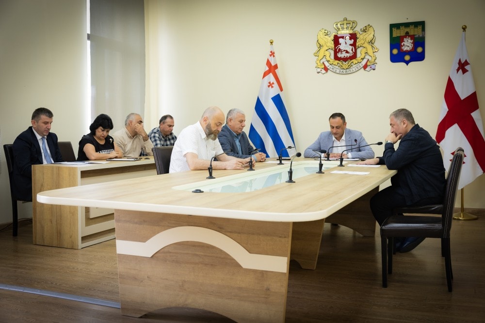 ირაკლი ბოლქვაძისა და გოჩა გუგუნავასთვის უმაღლესი საბჭოს წევრის უფლებამოსილების ვადამდე შეწყვეტის საკითხი განიხილეს