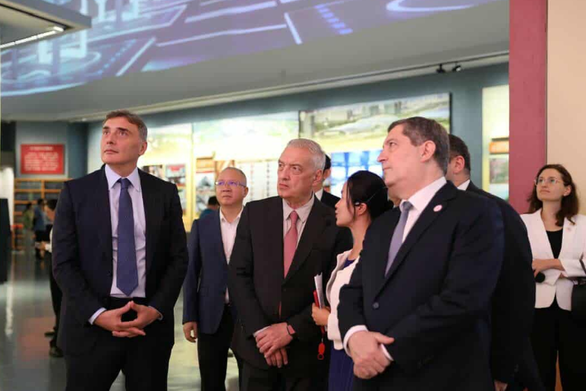 „ქართული ოცნების“ საპარლამენტო დელეგაცია ჩინეთში ოფიციალურ შეხვედრებს მართავს