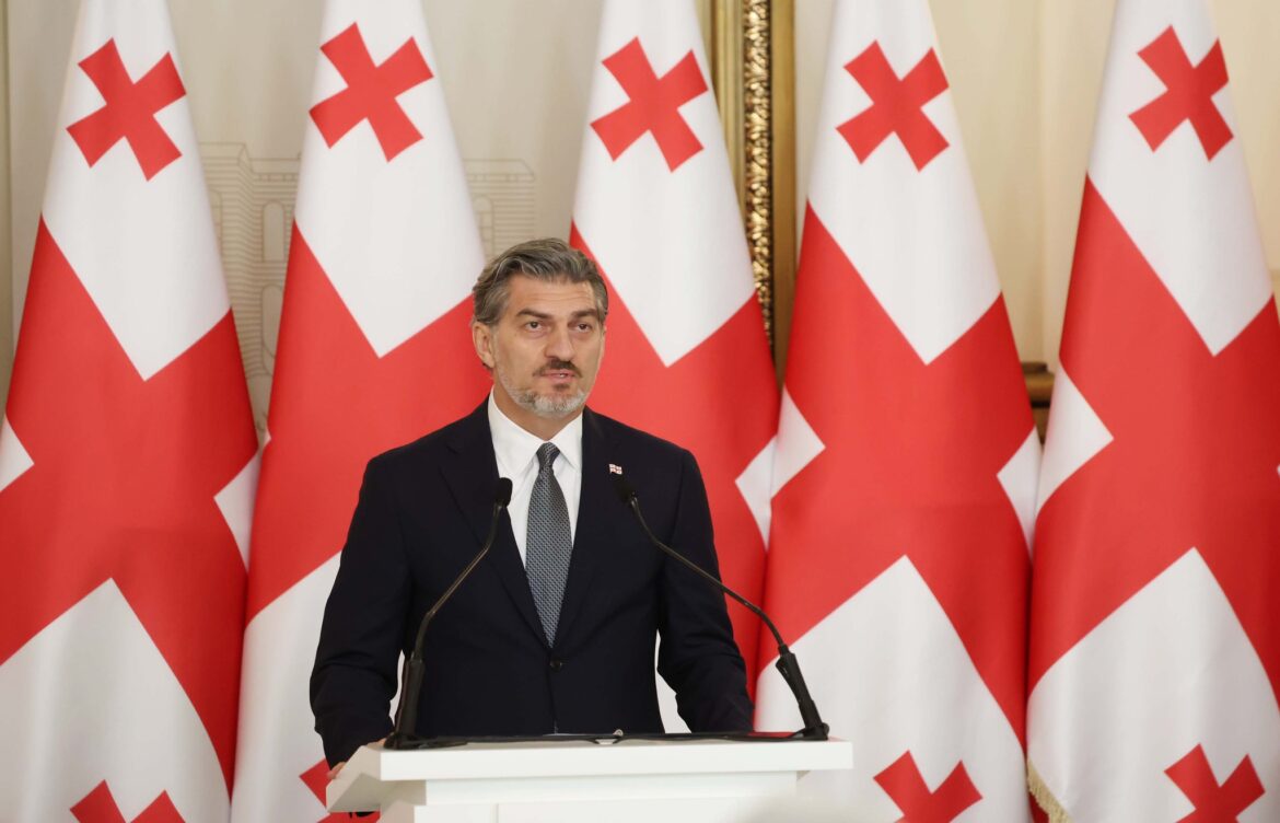 პრეზიდენტმა შოთა რუსთაველის სახელობის პრემიისა და ეროვნული პრემიის ლაურეატები დააჯილდოვა