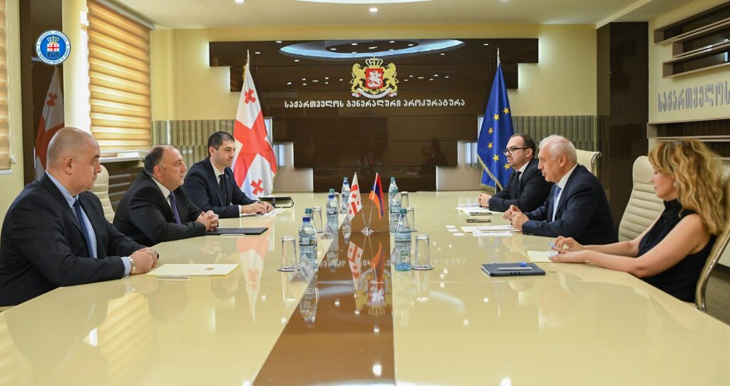 გენერალურმა პროკურორმა საქართველოში სომხეთის რესპუბლიკის საგანგებო და სრულუფლებიან ელჩთან შეხვედრა გამართა