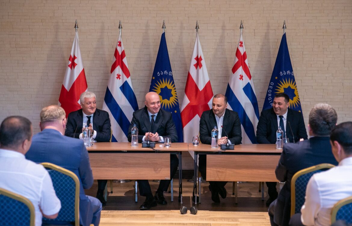 სულხან თამაზაშვილმა ირაკლი ცეცხლაძე ადგილობრივ მხარდამჭერებს წარუდგინა