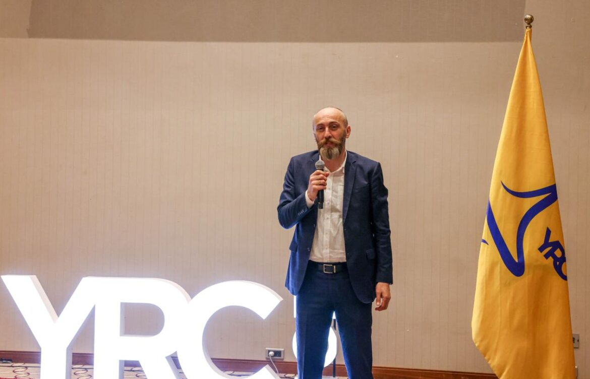 დავით ბაციკაძე ახალგაზრდობის საერთაშორისო დღესთან დაკავშირებით გამართულ ფორუმს დაესწრო