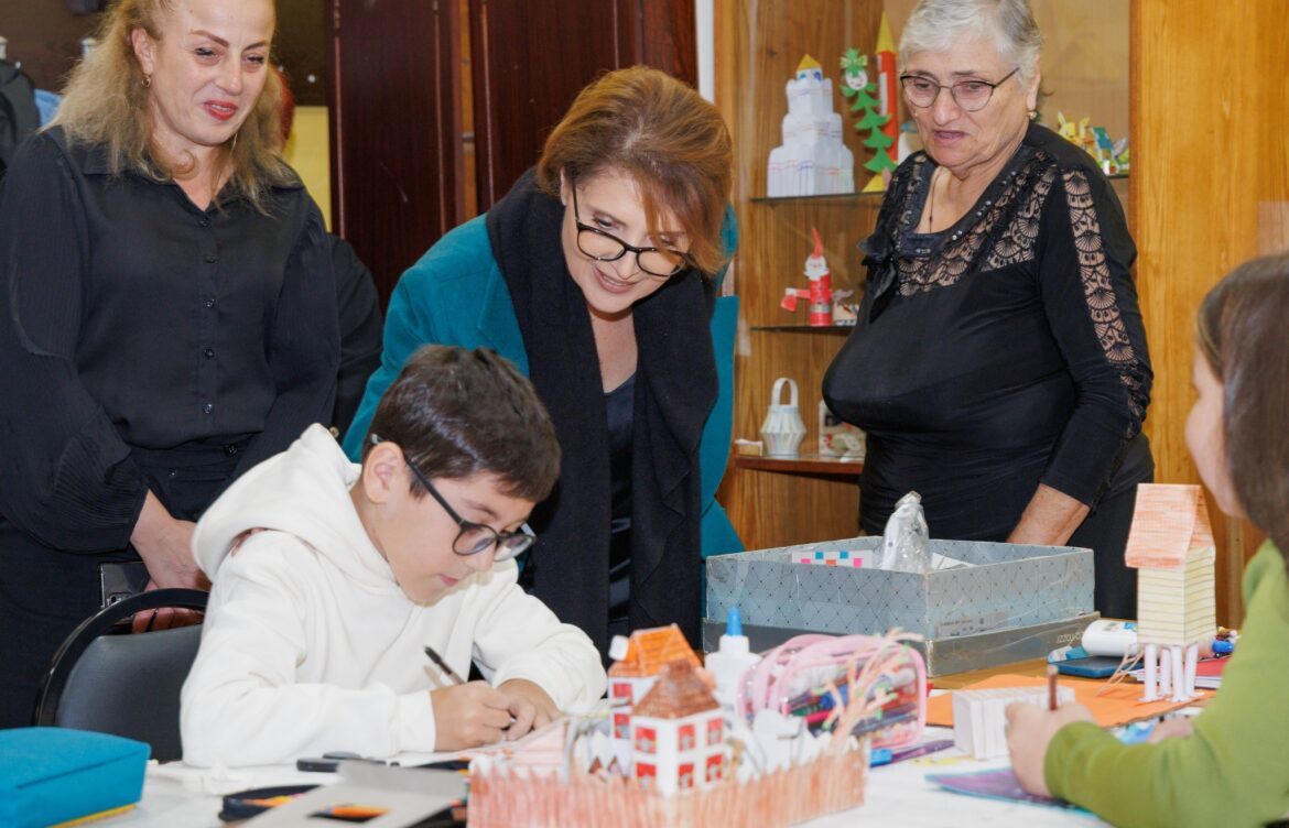 მინისტრი შემოქმედებითი სწავლების პროცესს გაეცნო