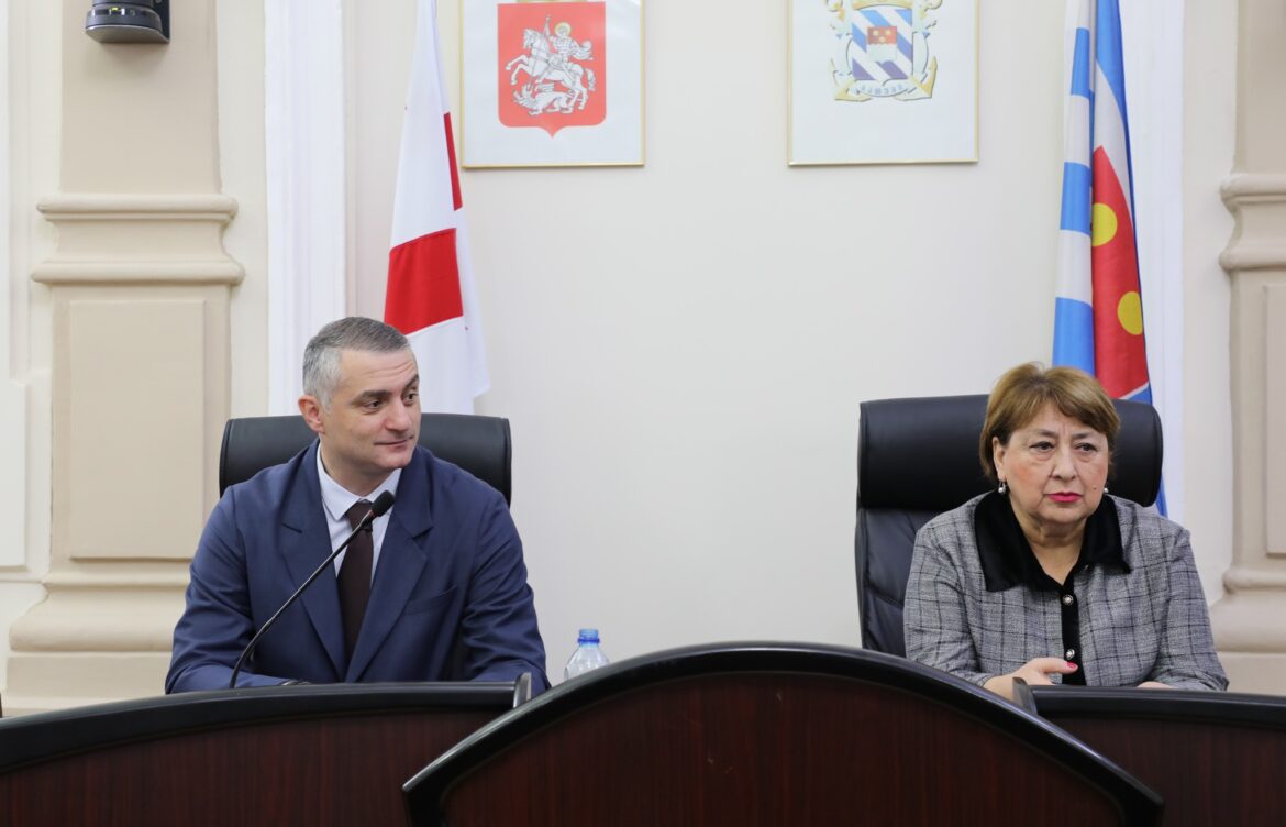 მეექვსე მოწვევის საკრებულო მუშაობას შეუდგა