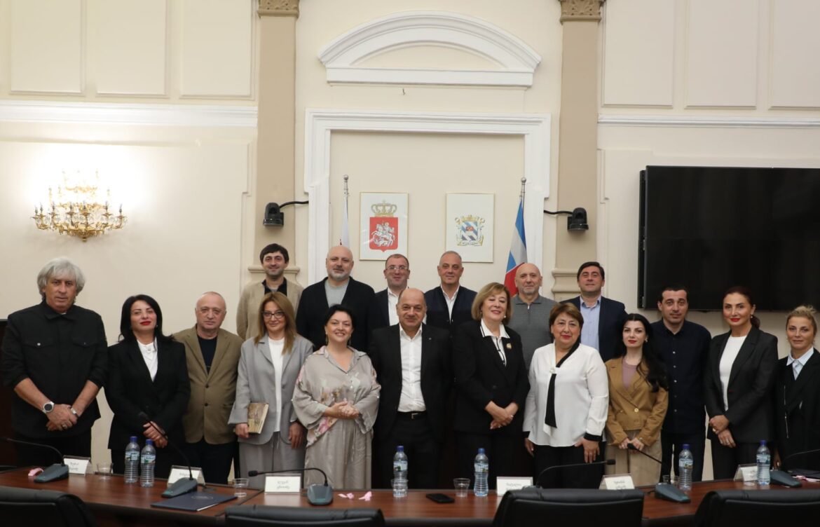 საკრებულოს წევრებმა საკითხის დამტკიცებას ერთხმად დაუჭირეს მხარი