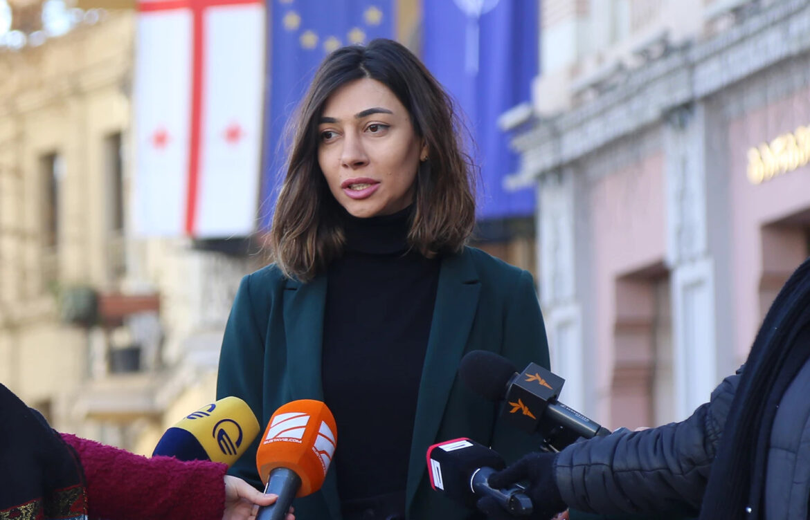 თინათინ ნიბლოშვილი: სამწუხაროდ, ამაყობენ პოლიციელს ცეცხლს რომ უკიდებენ ან ინფრასტრუქტურას აზიანებენ…